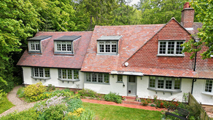 4 Bedroom Cottage For Sale In Aylesbury Road, Buckinghamshire, Great Missenden, HP16