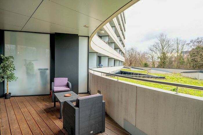 1 Bedroom Flat To Rent In Chiswick Point, Chiswick, London, W4