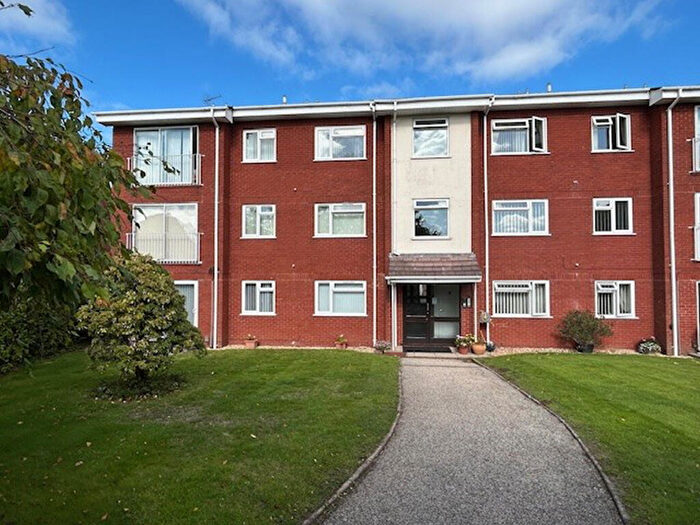 2 Bedroom Apartment For Sale In Berwyn Court, Dunyeats Road, Broadstone, Dorset, BH18