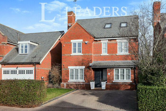 5 Bedroom Detached House To Rent In Farm Crescent, AL2