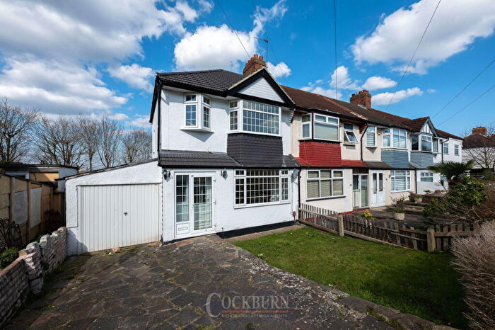 3 Bedroom Semi-Detached House To Rent In Dunkery Road, London, SE9