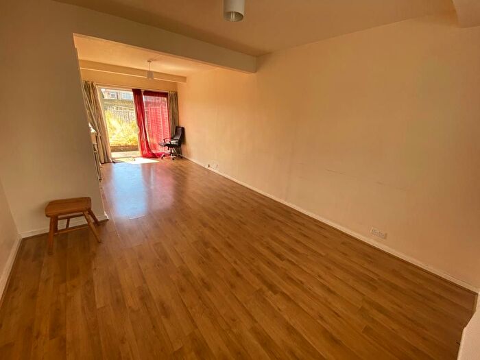 3 Bedroom Semi-Detached House To Rent In Laburnum Road, Hayes, Greater London, UB3