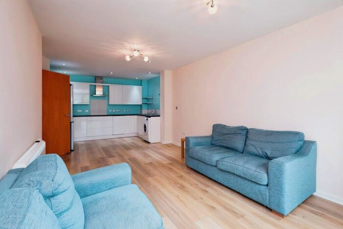 2 Bedroom Flat To Rent In City South, City Road East, M15