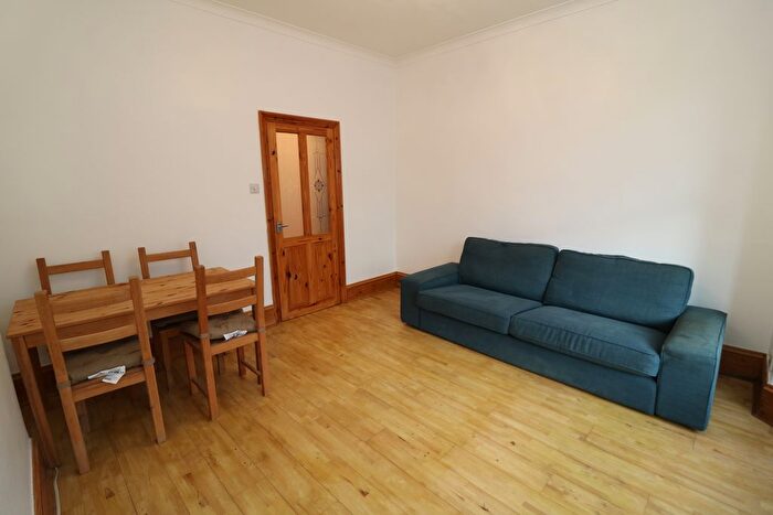 2 Bedroom Flat To Rent In Laleham Road, London, SE6