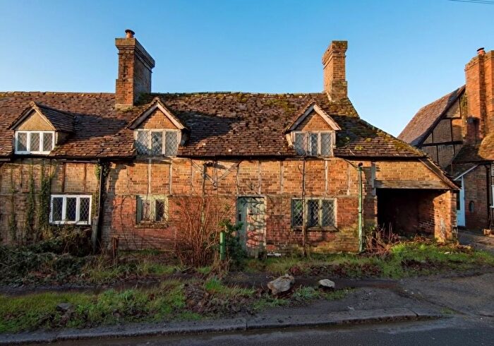 2 Bedroom Semi-Detached House For Sale In Leighton Buzzard Road, Water End, Hemel Hempstead, Hertfordshire, HP1