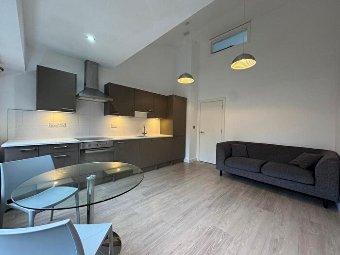 2 Bedroom Apartment To Rent In Southernhay Gardens, Exeter, EX1