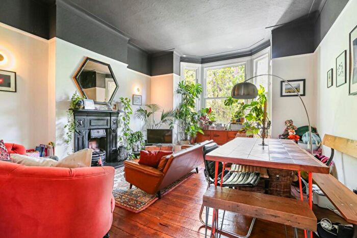 3 Bedroom Flat For Sale In Herbert Road, Woolwich, SE18
