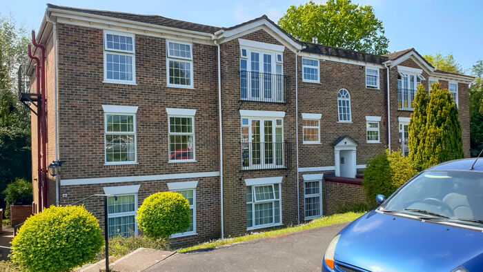 2 Bedroom Apartment To Rent In Midhurst, GU29