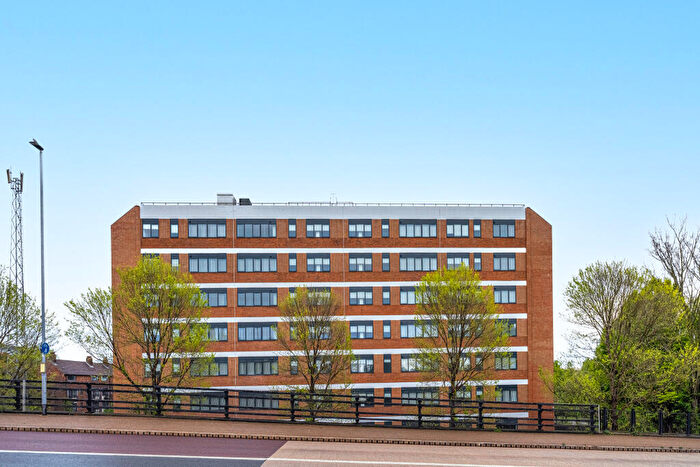 1 Bedroom Flat To Rent In Roebuck House, Roebuck Close, Portsmouth, City Of Portsmouth, PO6