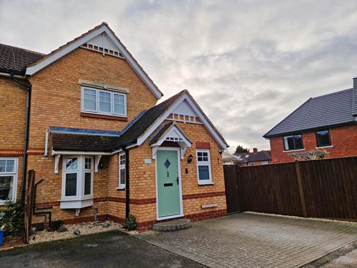 2 Bedroom End Of Terrace House For Sale In Tulip Close, Biggleswade, SG18