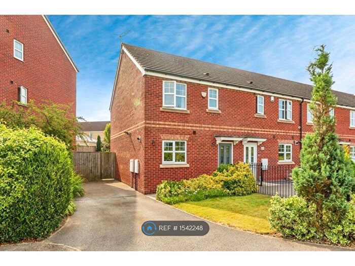 3 Bedroom End Of Terrace House To Rent In Valley Drive, Barnsley, S72