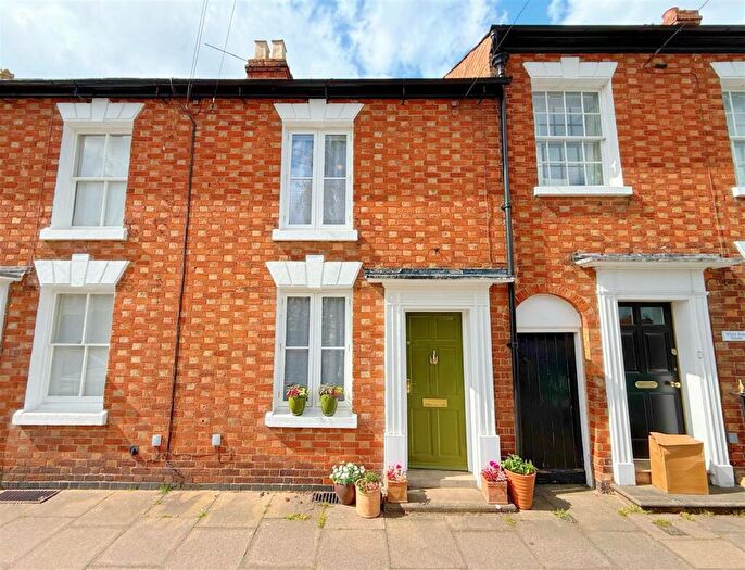 2 Bedroom Character Property For Sale In College Street, Stratford-upon-Avon, CV37