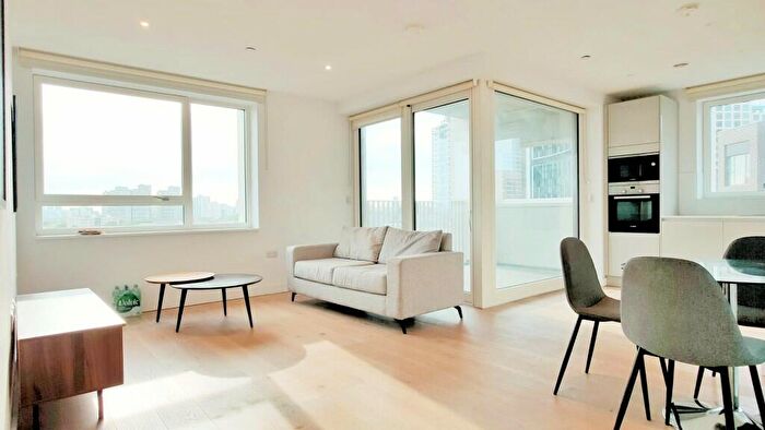 2 Bedroom Apartment To Rent In Walworth Road, Elephant And Castle, SE17