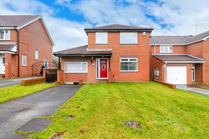 5 Bedroom Detached House For Sale In Mallard Way, Leeds, LS27