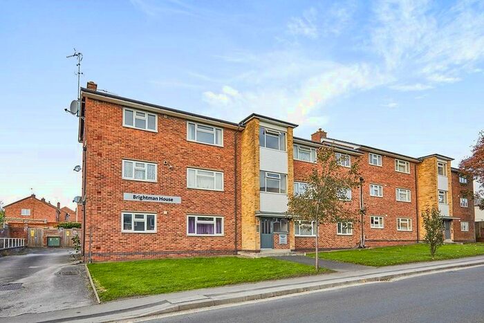 2 Bedroom Flat To Rent In Midland Road, Swadlincote, Derbyshire, DE11