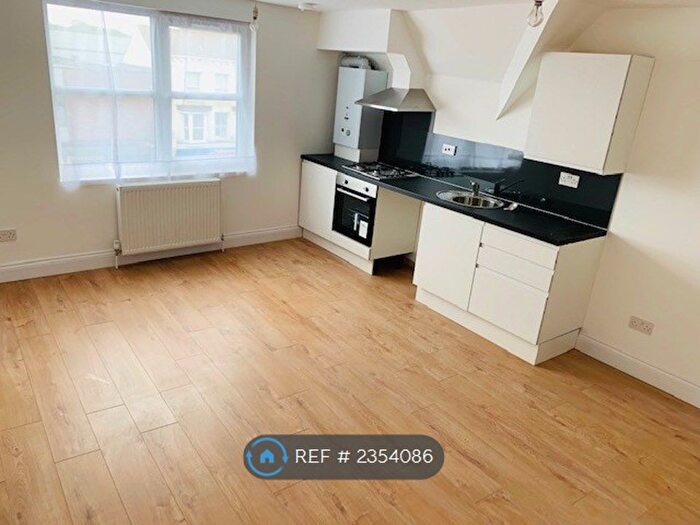 1 Bedroom Flat To Rent In High Street North, Dunstable, LU6