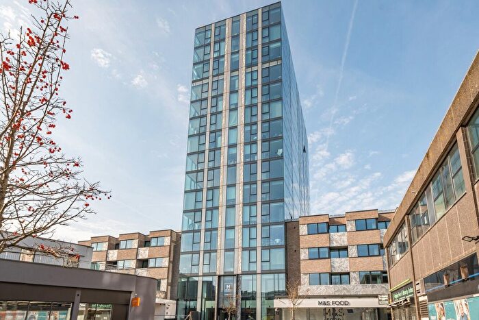 1 Bedroom Flat For Sale In Highgate Hill, Archway, London, N19