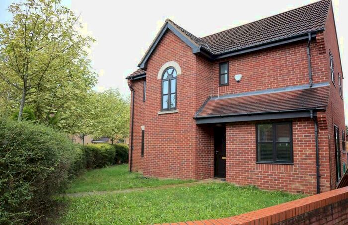 4 Bedroom Detached House To Rent In Rushfields Close, Westcroft, Milton Keynes, Buckinghamshire, MK4