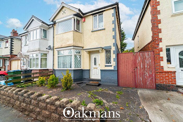 3 Bedroom Semi Detached House For Sale In Brian Road, Smethwick, B67