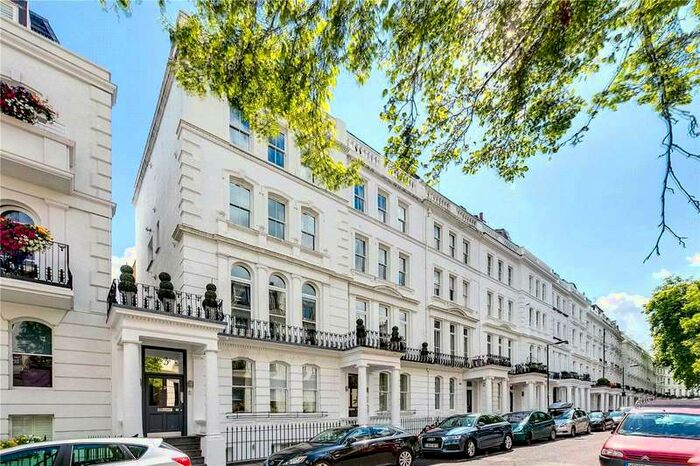 3 Bedroom Flat To Rent In Westbourne Gardens, Bayswater, W2