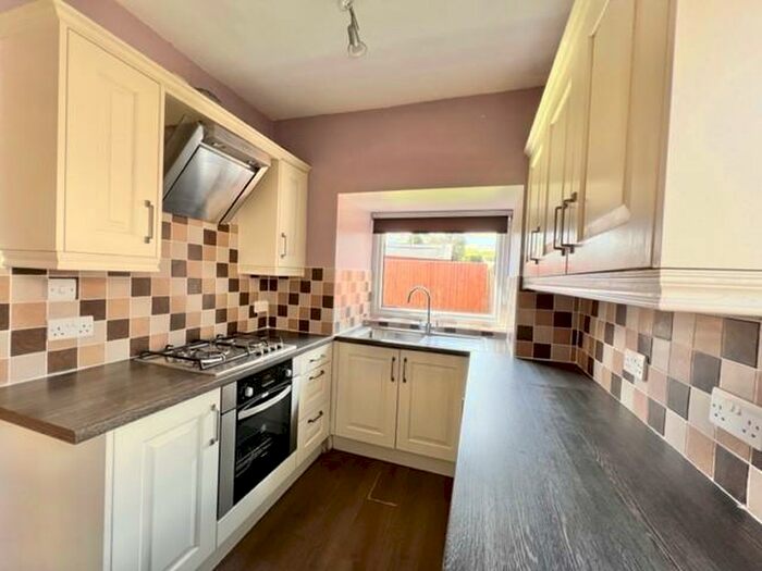 3 Bedroom House To Rent In Kenley Mount, Bradford, BD6
