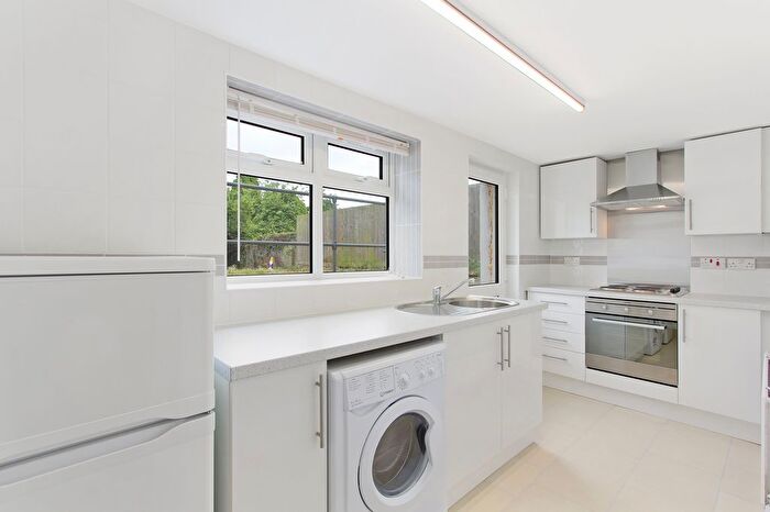 Studio To Rent In Pendennis Road, Streatham Hill, SW16