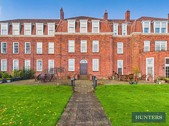2 Bedroom Flat For Sale In Hall Park Road, Hunmanby, Filey, YO14