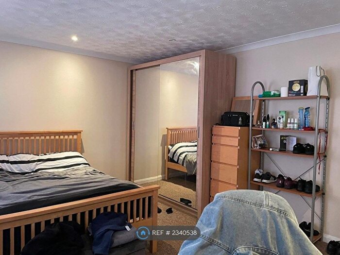 3 Bedroom Flat To Rent In Cavan Court, Hatfield, AL10