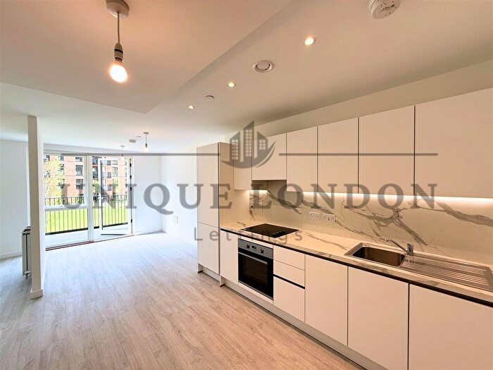 1 Bedroom Flat To Rent In Farine Avenue, Hayes, UB3