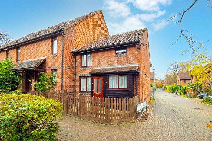 1 Bedroom End Of Terrace House For Sale In Hope Close, Sutton, Surrey, SM1