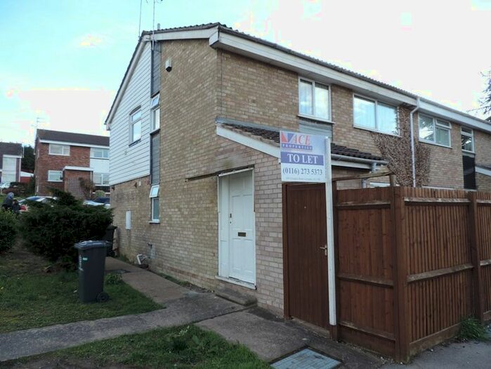 2 Bedroom Maisonette To Rent In Okehampton Avenue, Leicester, Leicestershire, LE5