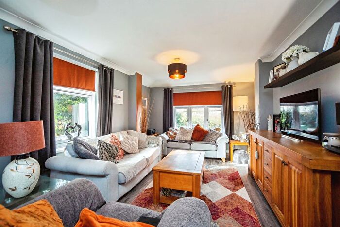 4 Bedroom Detached House For Sale In Upper Street, Leeds, Maidstone, ME17