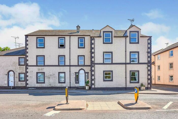 2 Bedroom Flat To Rent In Derwent Court, Cockermouth, Cumbria, CA13