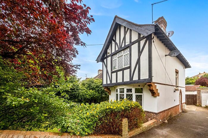3 Bedroom Detached House For Sale In Carden Avenue, Brighton, East Sussex, BN1