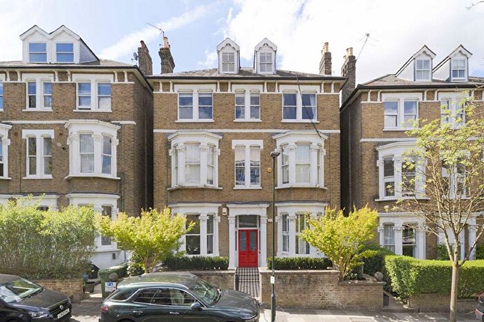 1 Bedroom Flat To Rent In Cardigan Road, Richmond, TW10