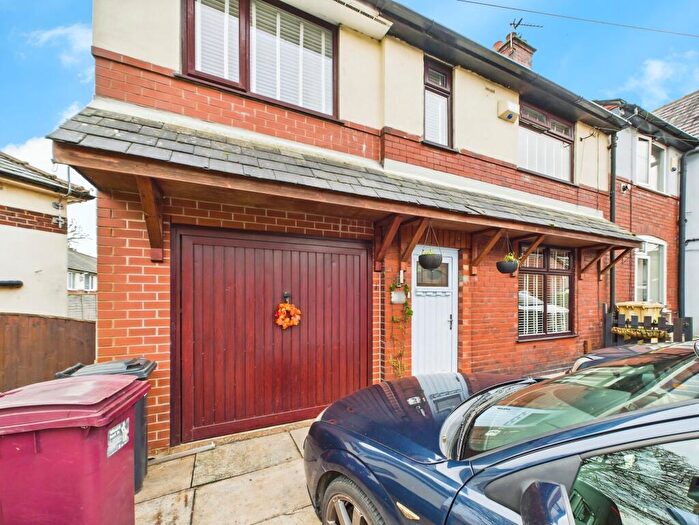 3 Bedroom End Of Terrace House For Sale In Sofa Street, Bolton, BL1