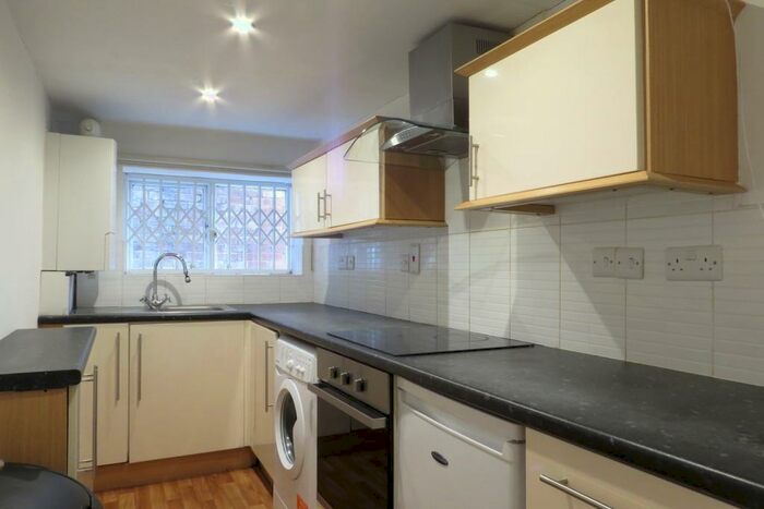 1 Bedroom Apartment To Rent In South Norwood Hill, South Norwood, London, SE25