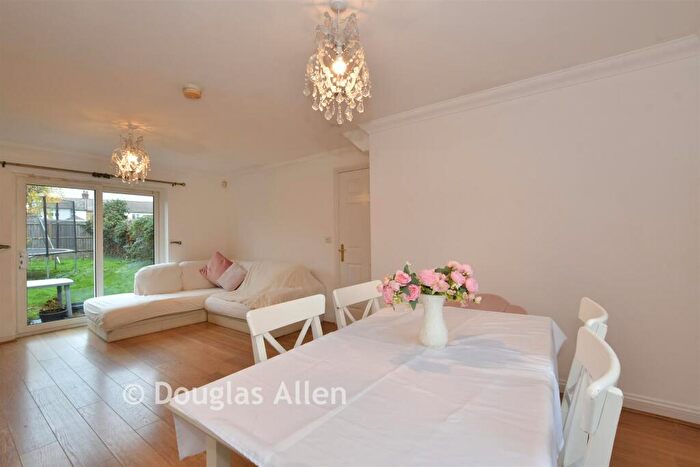 4 Bedroom Detached House For Sale In Burleigh Close, Romford, Essex, RM7