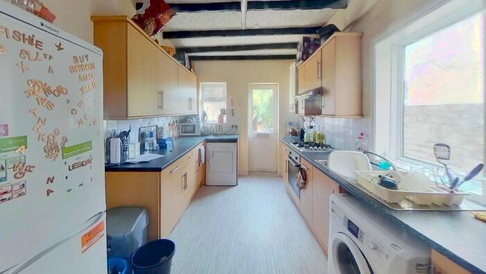 5 Bedroom Property To Rent In Orchard Road, Southsea, PO4