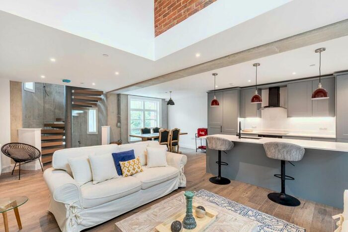 3 Bedroom Property To Rent In Elm Grove, London, SW19