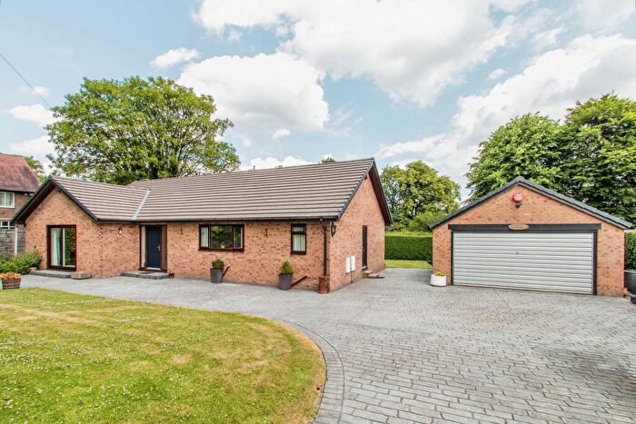 3 Bedroom Bungalow For Sale In Elland Road, Churwell, Morley, Leeds, LS27