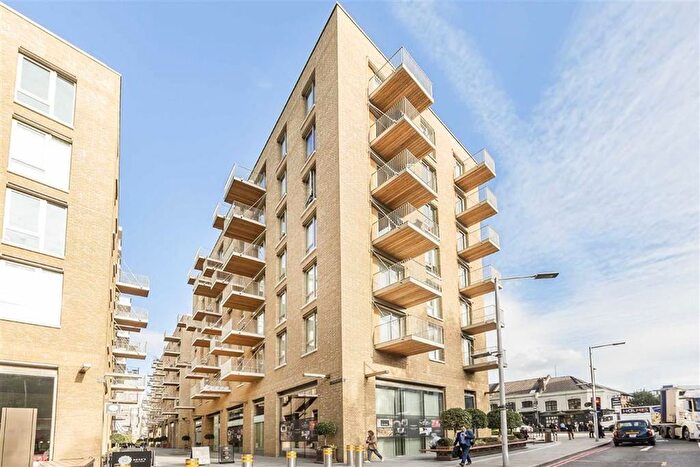 2 Bedroom Flat To Rent In Duchess Walk, London, SE1