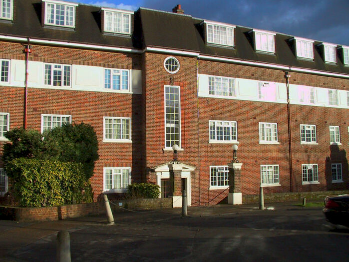 Studio To Rent In Herga Court, Sudbury Hill, Harrow On The Hill, HA1