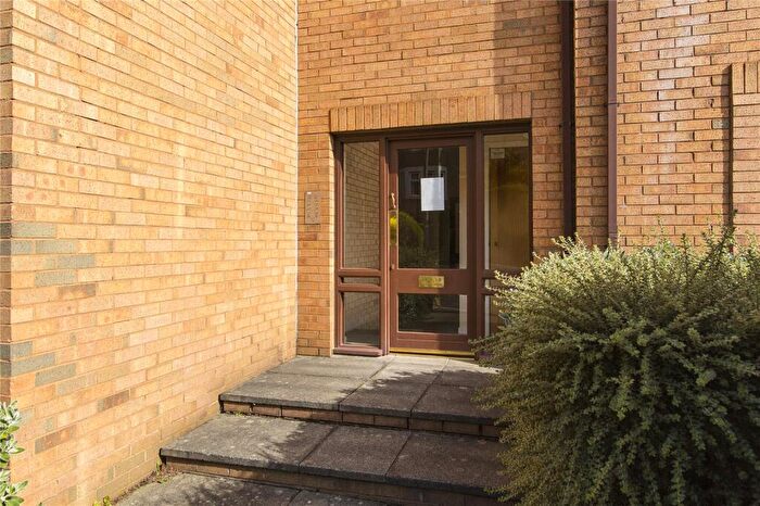 1 Bedroom Flat To Rent In Craighouse Gardens, Morningside, Edinburgh, EH10