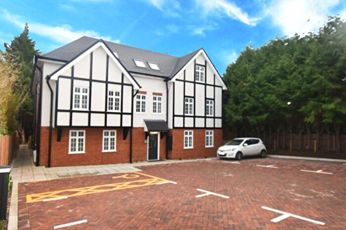 3 Bedroom Apartment To Rent In Pheda House, A Green Lane, Purley, Surrey, CR8