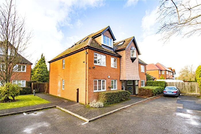 2 Bedroom Flat For Sale In Mansell Court, Shinfield Road, Reading, Berkshire, RG2