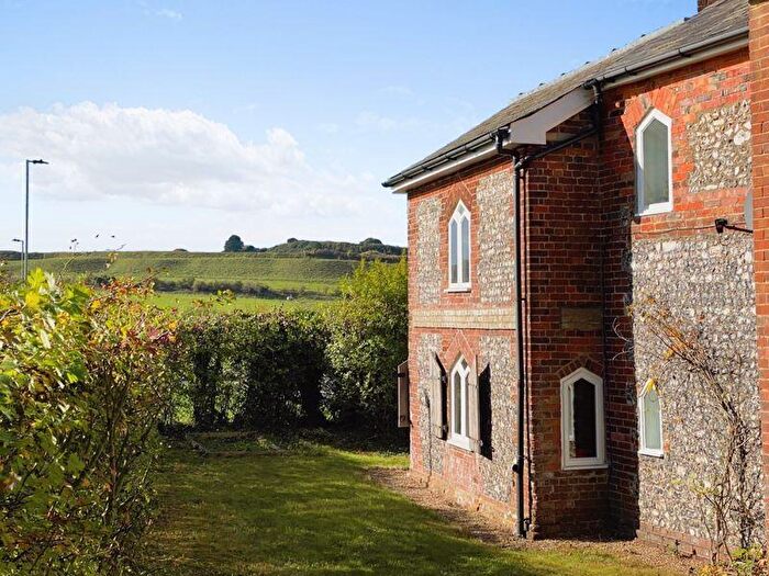 3 Bedroom Detached House For Sale In Amesbury Road, Salisbury ***No Onward Chain***, SP4