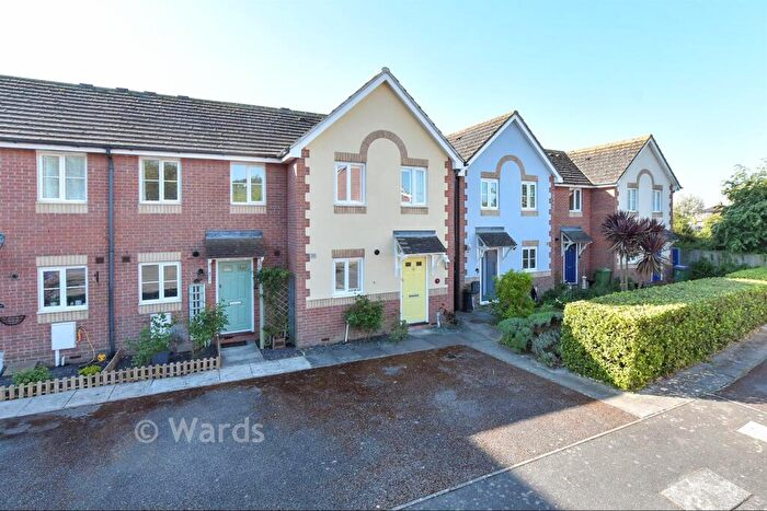 2 Bedroom End Of Terrace House For Sale In Peregrine Close, Hythe, Kent, CT21