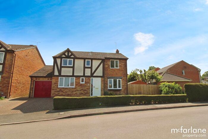4 Bedroom Detached House For Sale In The Beanlands, Wanborough, SN4