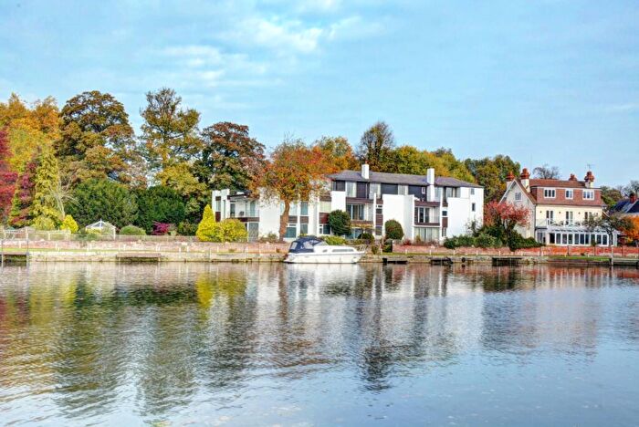 2 Bedroom Apartment To Rent In Dunstable House, Marlow, Buckinghamshire, SL7